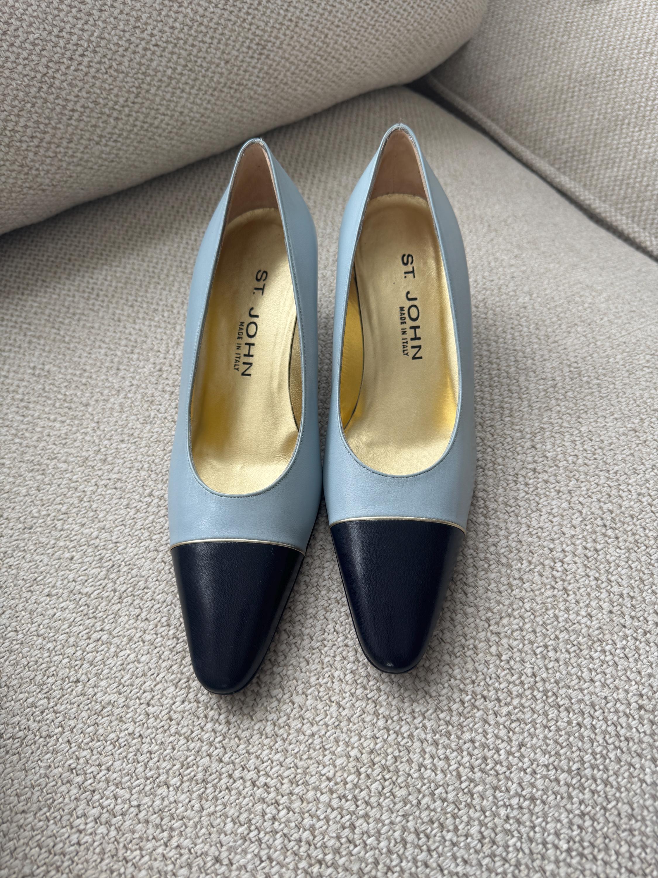 Vintage St. John Two-Tone Blue Leather Heels – Made in Italy – Size 6.5 US