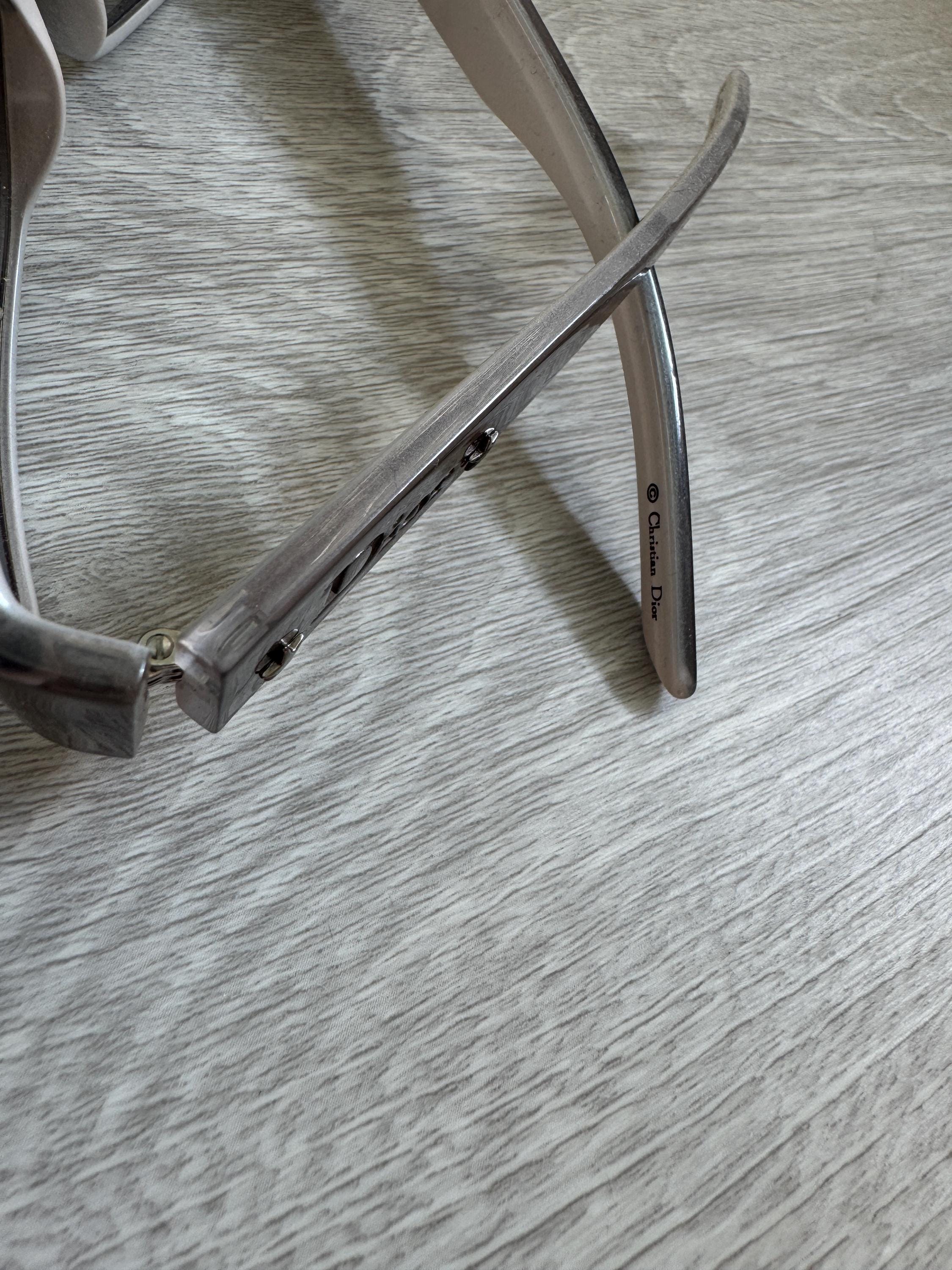 Vintage Dior Sunglasses – Gray Rectangular Wraparound with Logo Temples