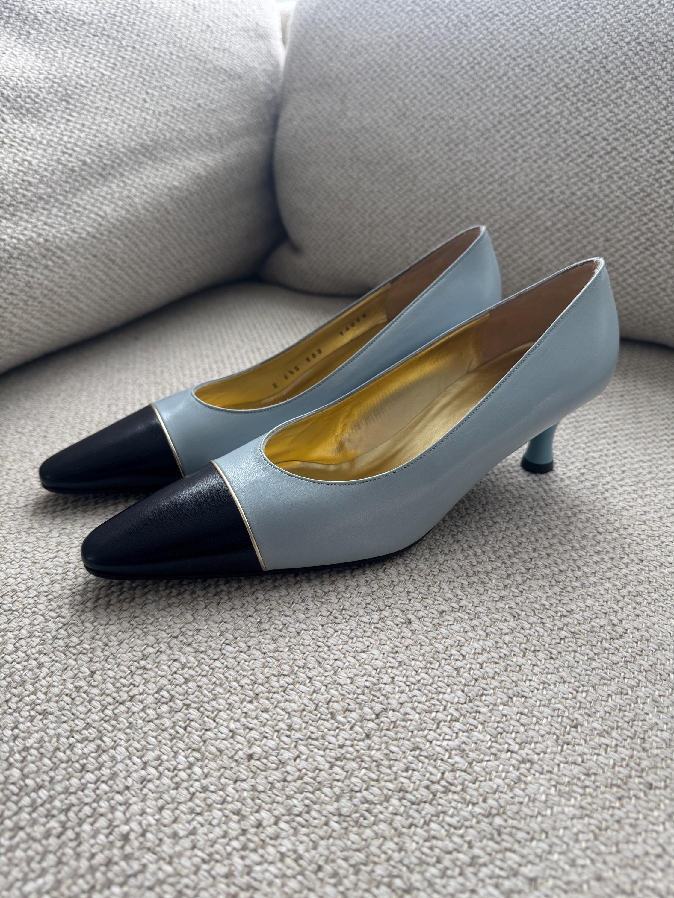 Vintage St. John Two-Tone Blue Leather Heels – Made in Italy – Size 6.5 US